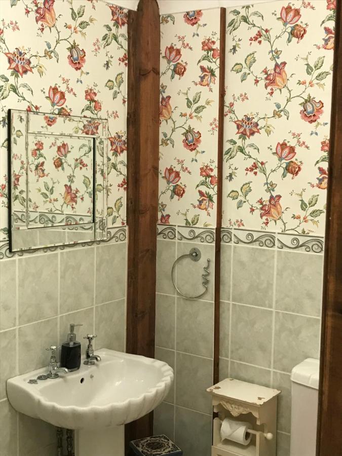Redwood Lodge Уэстбери Экстерьер фото